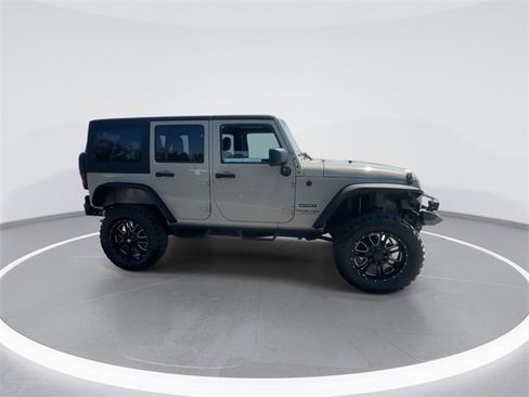 Used 2018 Jeep Wrangler Unlimited Sport S image 9