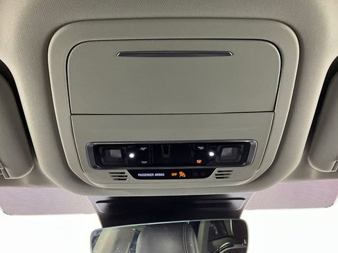 Used 2025 Lincoln Nautilus Premier AWD/4WD image 13