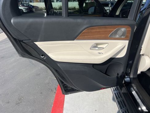 Used 2021 Mercedes-Benz GLE 350 w/ Premium Package image 36