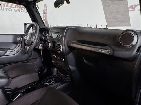 Used 2017 Jeep Wrangler Sport image 32