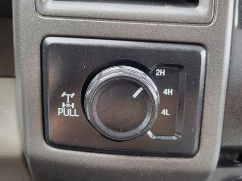 Used 2018 Ford F250 XL w/ Power Equipment Group AWD/4WD image 31