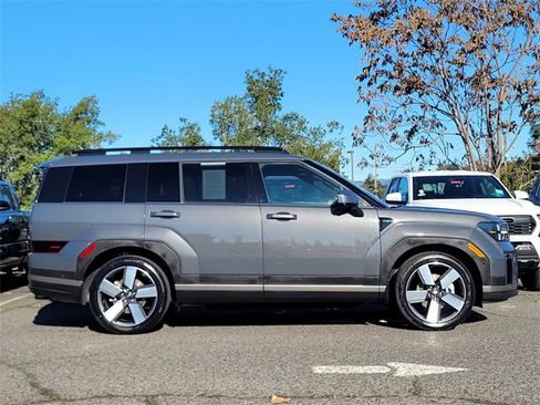 Used 2025 Hyundai Santa Fe Limited image 5