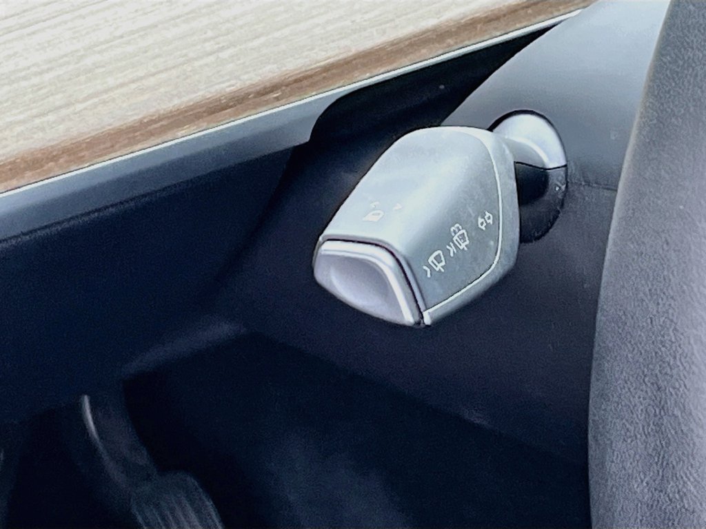 Used 2024 Tesla Model Y Long Range RWD image 10