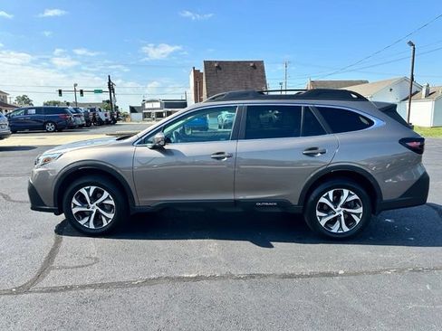 Used 2022 Subaru Outback Limited w/ Popular Package #2 AWD/4WD image 4