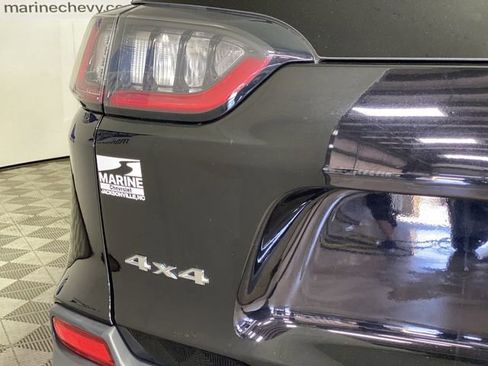 Used 2019 Jeep Cherokee Limited AWD/4WD image 36