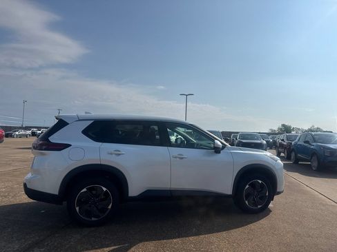 Certified 2024 Nissan Rogue SV AWD/4WD image 20
