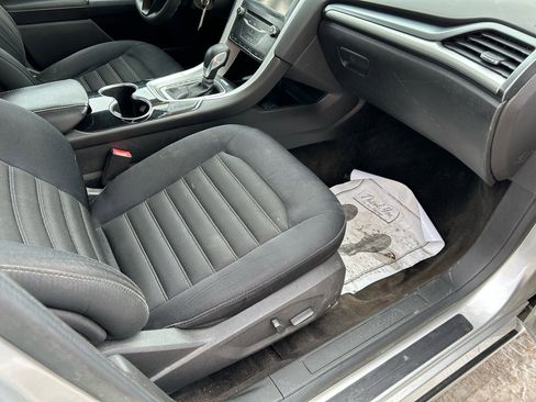 Used 2015 Ford Fusion SE image 12
