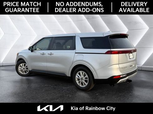Used 2022 Kia Carnival LX image 7