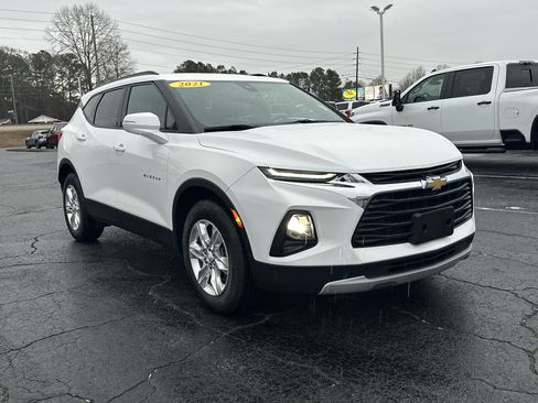 Used 2021 Chevrolet Blazer LT image 2