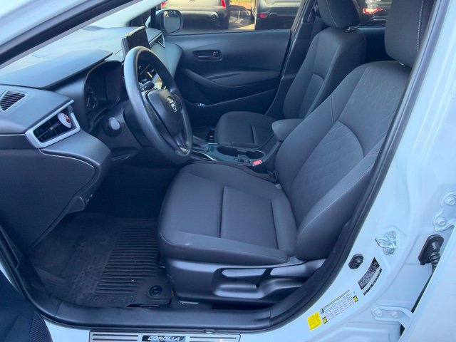 Used 2025 Toyota Corolla LE FWD image 2