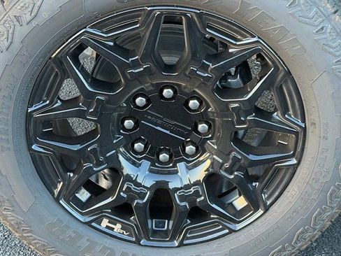 New 2026 GMC Hummer EV SUV w/ LPO, Dark Essentials Package AWD/4WD image 12