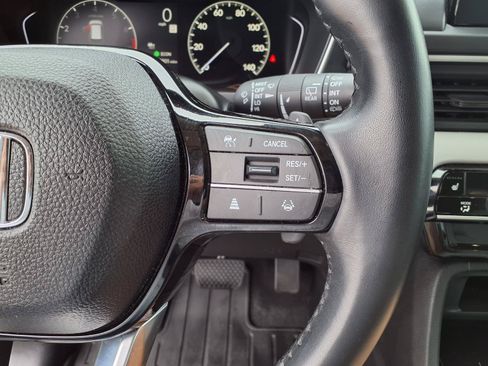 Used 2024 Honda Pilot Touring image 21