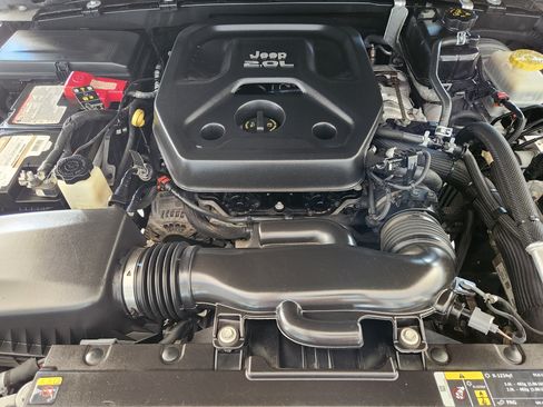 Used 2021 Jeep Wrangler Unlimited Sport AWD/4WD image 34