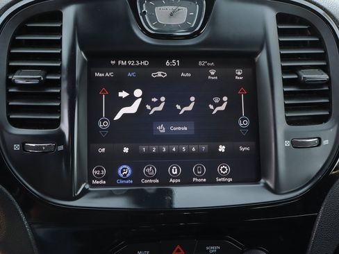 Used 2020 Chrysler 300 S image 27