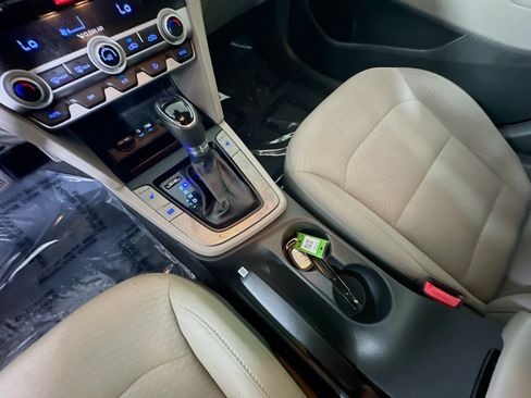 Used 2020 Hyundai Elantra Value Edition FWD image 22
