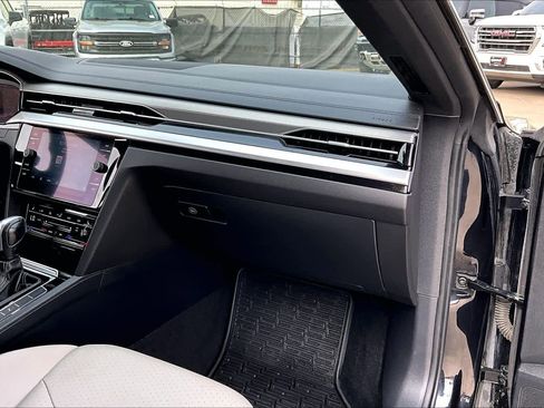 Used 2022 Volkswagen Arteon SE FWD image 19