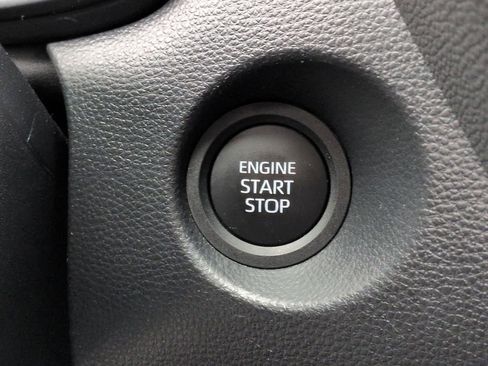 Used 2024 Toyota Corolla Cross LE FWD image 17