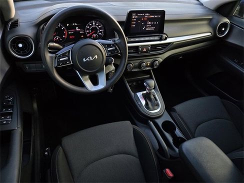 Used 2022 Kia Forte LXS image 14