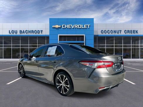 Used 2019 Toyota Camry SE image 6