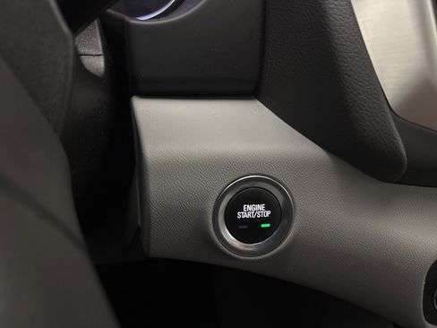 Used 2023 GMC Terrain SLE w/ Driver Convenience Package image 28