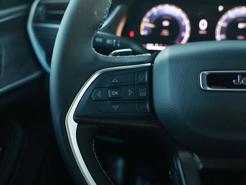 New 2025 Jeep Grand Cherokee L Limited image 16