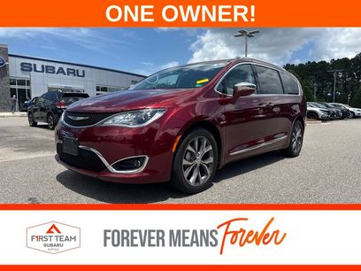 Used 2017 Chrysler Pacifica Limited w/ Tire & Wheel Group