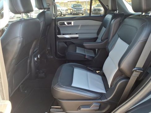 Used 2023 Ford Explorer XLT w/ Equipment Group 202A image 17