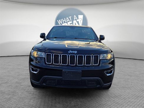 Used 2021 Jeep Grand Cherokee Laredo image 9