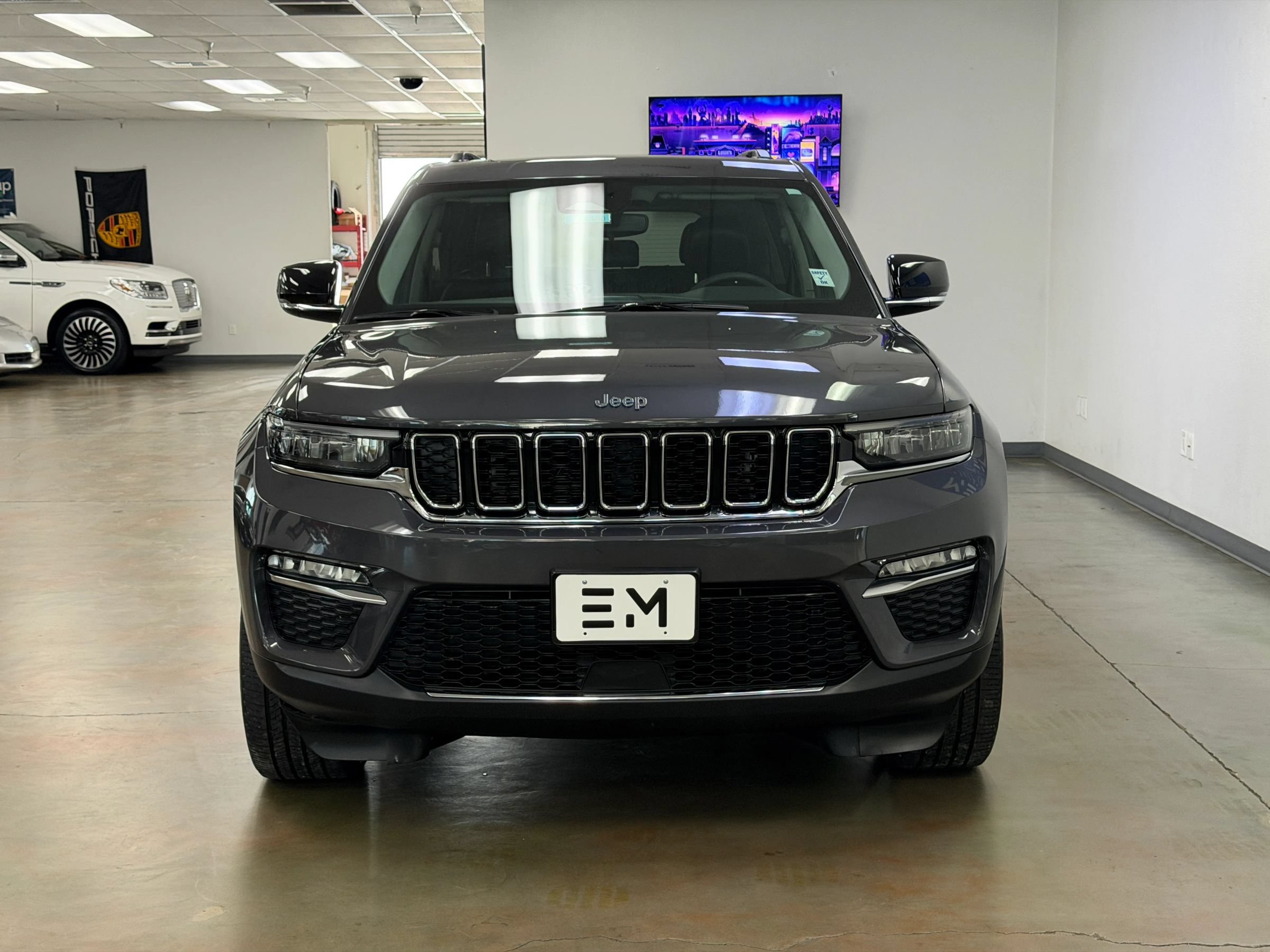 Used 2023 Jeep Grand Cherokee 4WD 4xe image 3