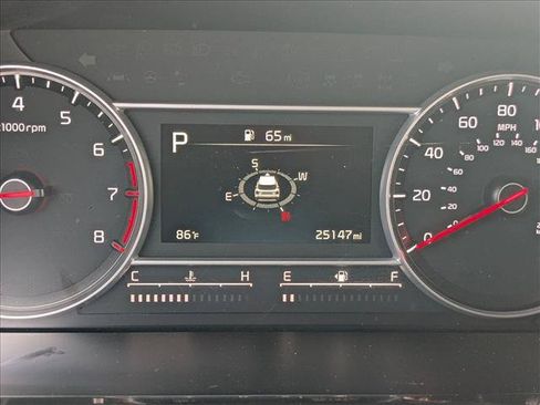Used 2023 Kia Sorento S w/ Panoramic Sunroof Package FWD image 11