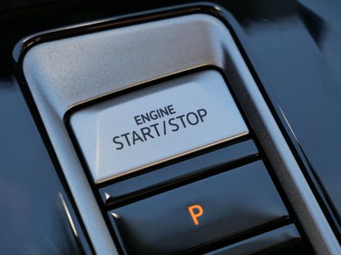 Certified 2025 Volkswagen Atlas SEL Premium R-Line image 27