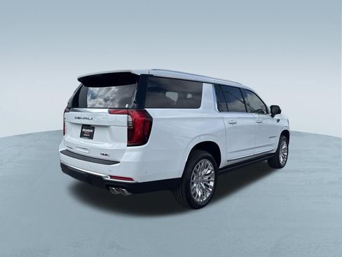 New 2026 GMC Yukon XL Denali w/ Denali Reserve Package AWD/4WD image 9