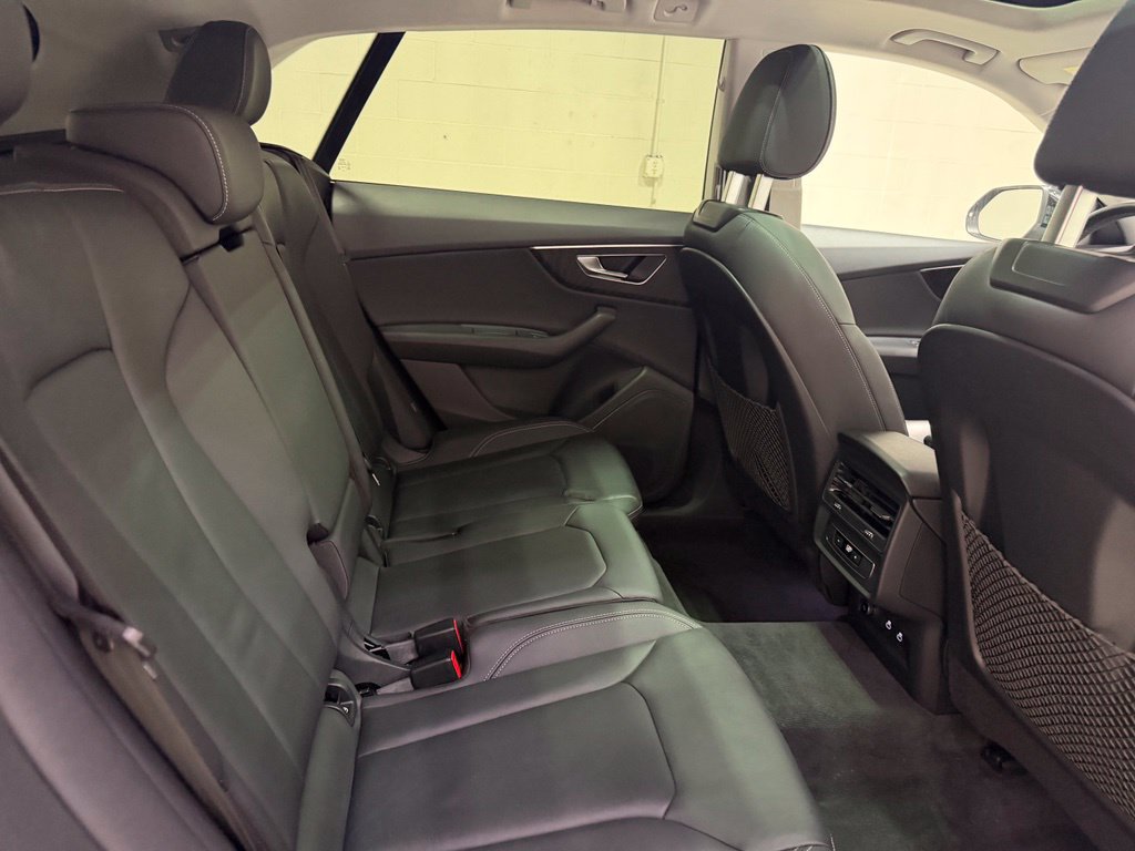 Used 2023 Audi Q8 Premium AWD/4WD image 37