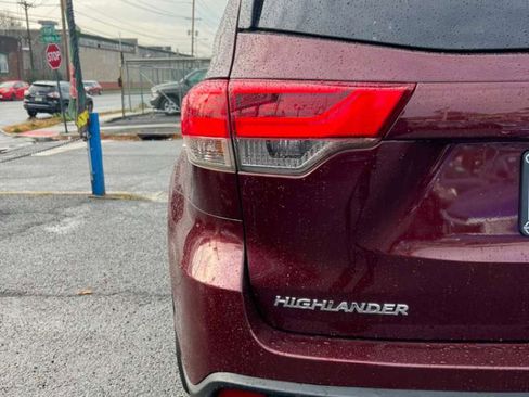 Used 2018 Toyota Highlander XLE image 5