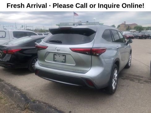 Used 2022 Toyota Highlander Limited AWD/4WD image 4
