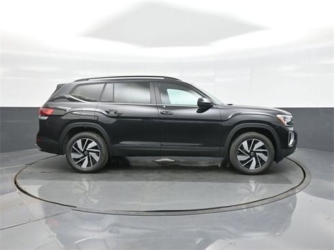 New 2026 Volkswagen Atlas SE image 8