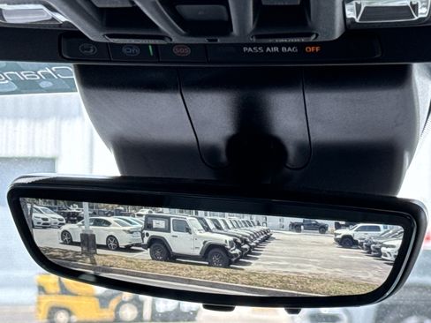Used 2025 Chevrolet Silverado 1500 High Country w/ Midnight Edition AWD/4WD image 27