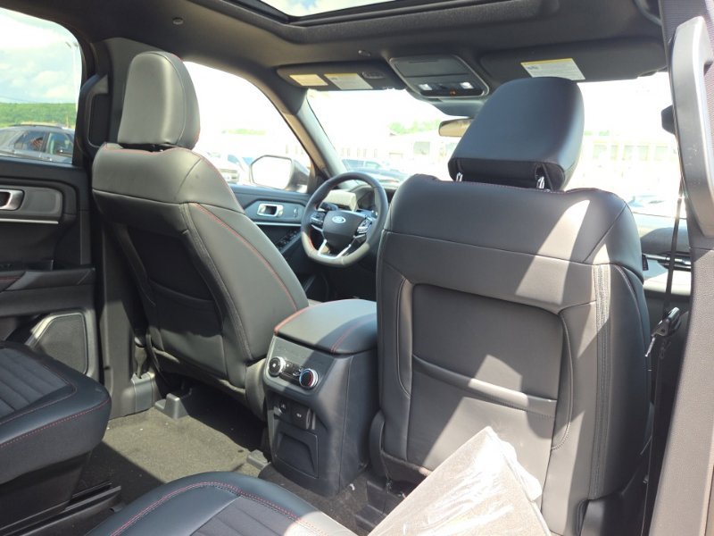 New 2026 Ford Explorer ST-Line AWD/4WD image 18