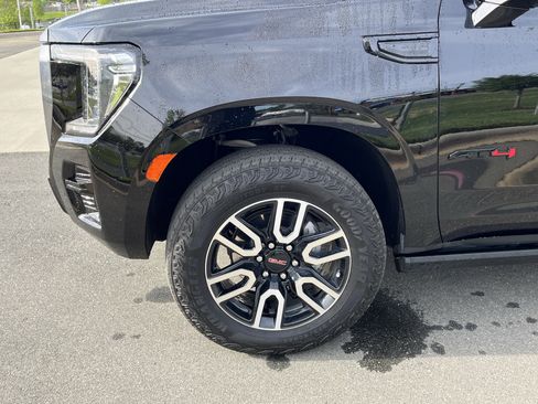 Used 2024 GMC Yukon AT4 w/ AT4 Premium Plus Package image 13