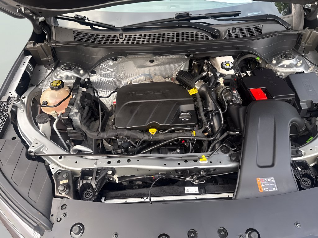 Used 2024 Chevrolet Trax LT FWD image 11