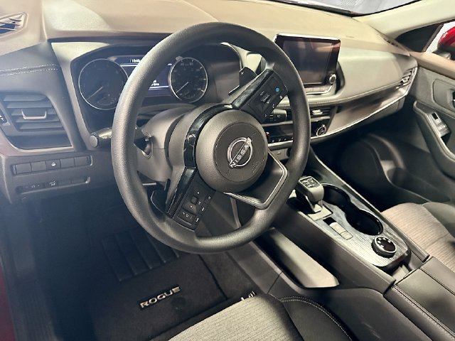 Used 2023 Nissan Rogue SV AWD/4WD image 9