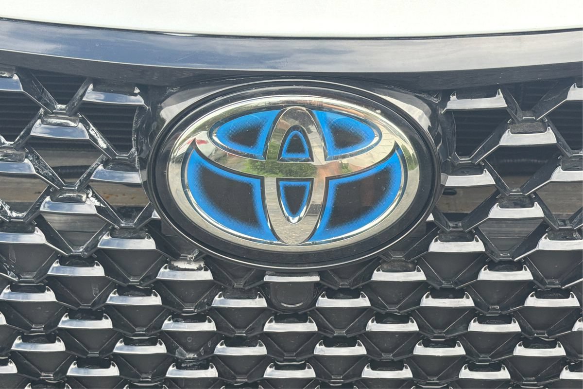 Used 2022 Toyota Avalon XSE FWD image 28