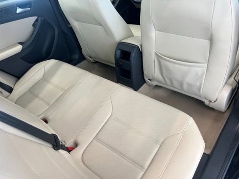 Used 2015 Volkswagen Jetta SE FWD image 38