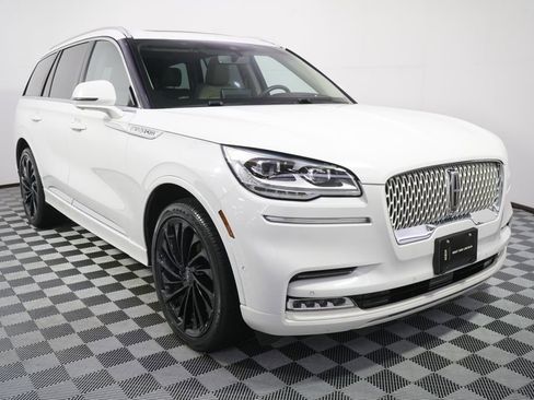 Used 2021 Lincoln Aviator Reserve w/ Equipment Group 208A AWD/4WD image 9