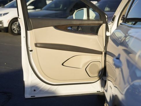 Used 2018 Lincoln MKX Reserve w/ Driver Assistance Package image 30