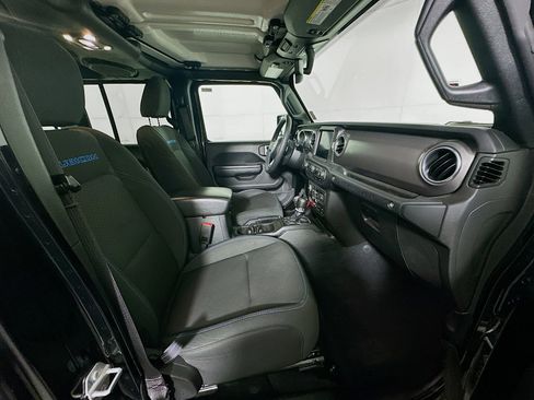 Used 2023 Jeep Wrangler Unlimited Rubicon 4xe w/ Steel Bumper Group AWD/4WD image 31