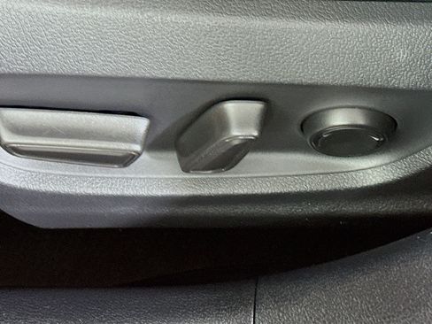 Used 2021 Toyota Prius Prime XLE image 13