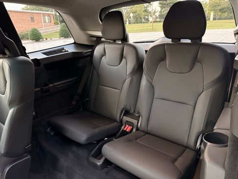 Used 2023 Volvo XC90 T8 Plus image 31