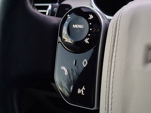 Used 2022 Land Rover Range Rover Westminster Edition image 17