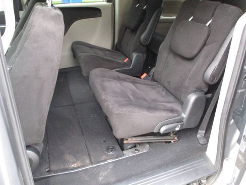 Used 2016 Dodge Grand Caravan SXT w/ Rear Park Assist Package FWD image 15